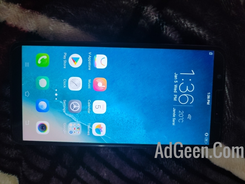 used Vivo V7 4gb/32gb with original accessories and box for sale 